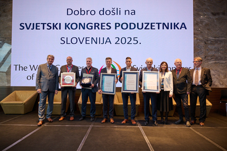 SKP_Slovenija_Dana med prejemniki nagrad, photo_Samo Paušer 25